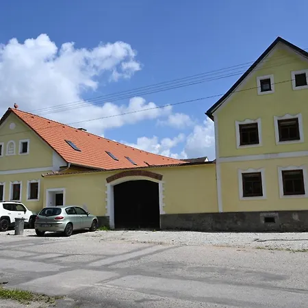 Penzion Mezi Radky Jindřichŭv Hradec Exterior photo