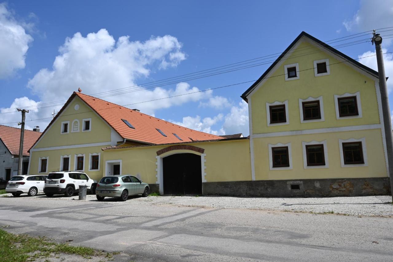 Mezi Radky Apartament Jindřichŭv Hradec
